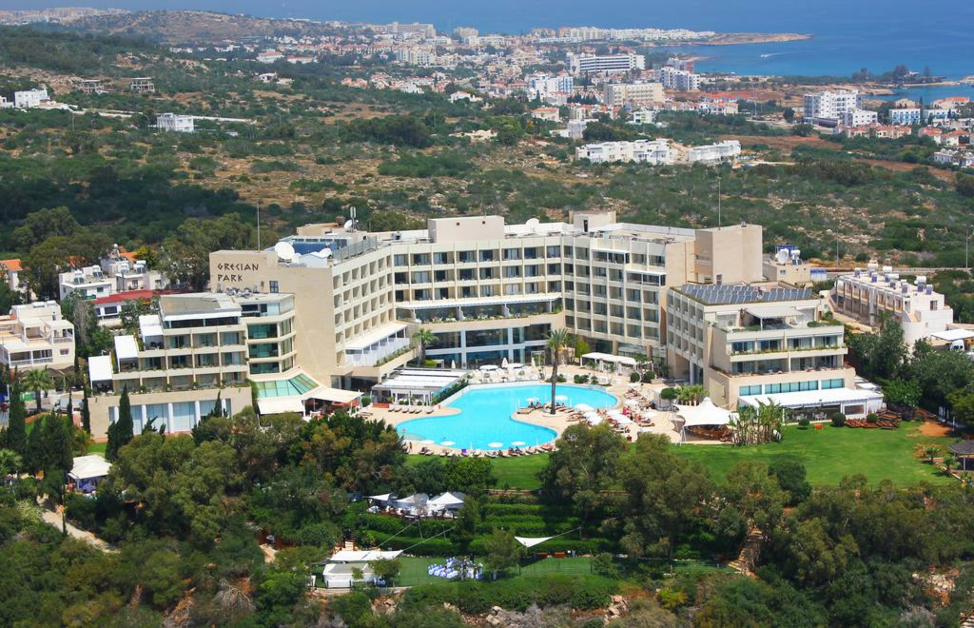 เกรเซียน พาร์ค Hotel โปรทาราส ภายนอก รูปภาพ